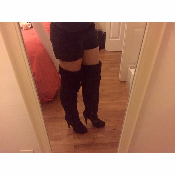 Akira--Thigh high velvety boots
