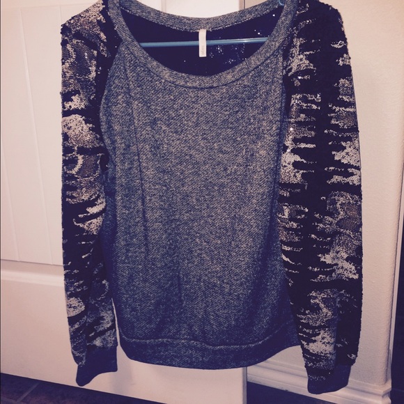 Sequin sleeve pullover top - Picture 2 of 3