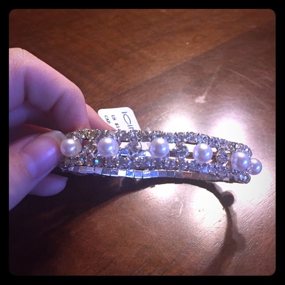 Bracelet - Picture 1 of 3