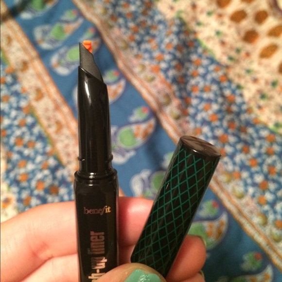 New benefit killer colors gel eyeliner! - Picture 2 of 3