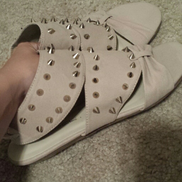 C Label Spikey Sandals Beige Very Cute Size 8.5