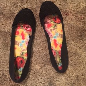 Maurices size 9.5 black flats