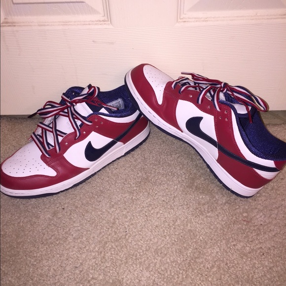 Nike Dunks Low.