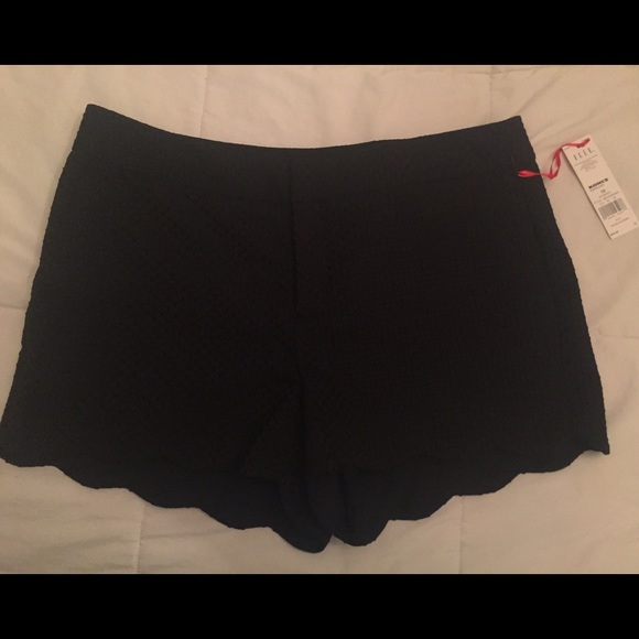 NWT ELLE Black Scalloped shorts