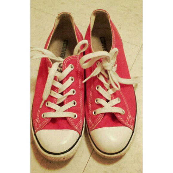 Red converse *TRADE*