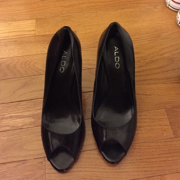 Black Aldo Peep Toe 7.5 Heels
