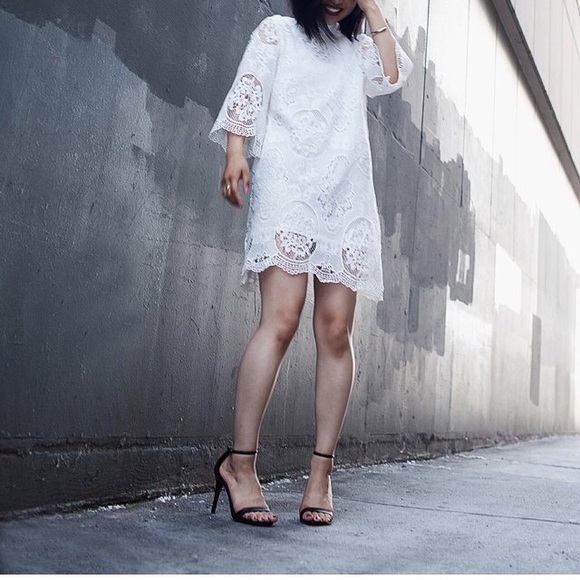 Pixie Market GEORGIA BELL LACE DRESS