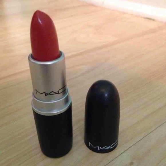 M.A.C lipstick- DIVA