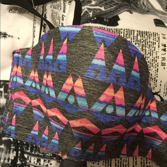 NWT Multi-way Aztec bra - Picture 2 of 4