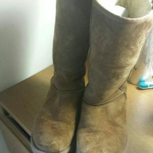 Women's Australia  UGG Boots - size 6