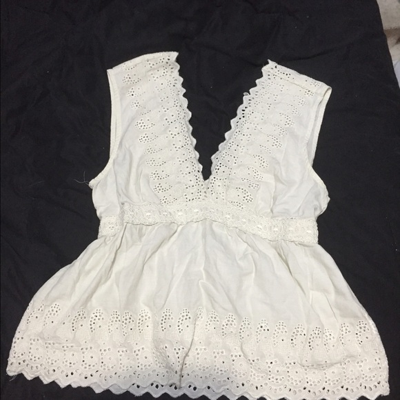 American Eagle Outfitters white shirt