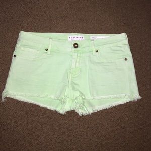 Bullhead Cute Green Shorts