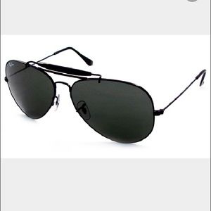 Black and grey rayban outdoorsman 62mm