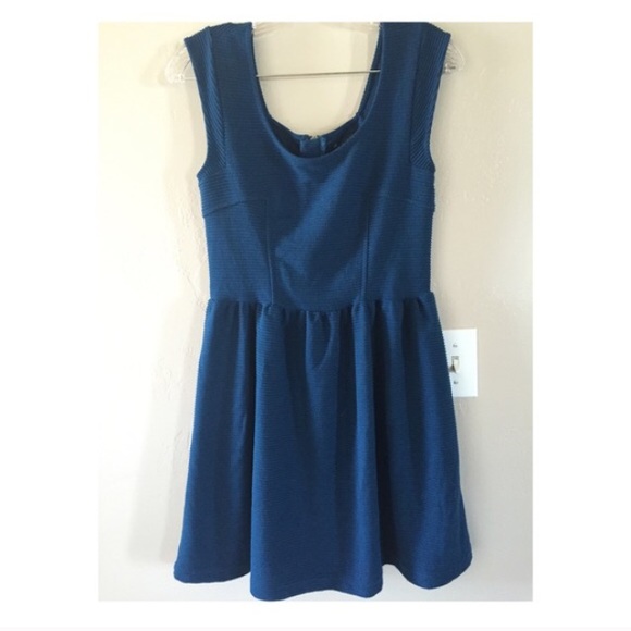 NWT American Eagle size 4 teal dress