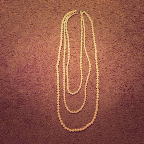 Pearl Necklace - Picture 1 of 1