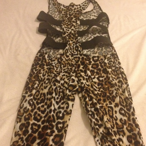Leopard Back cutout Romper