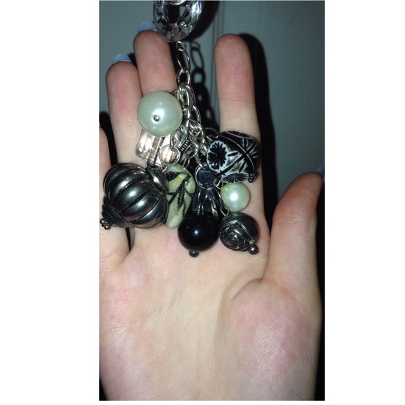 Necklace - Picture 2 of 3