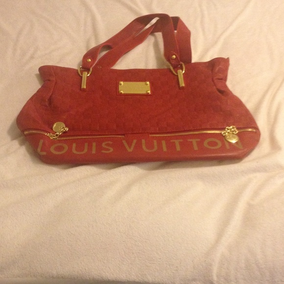 Red handbag - Picture 1 of 3
