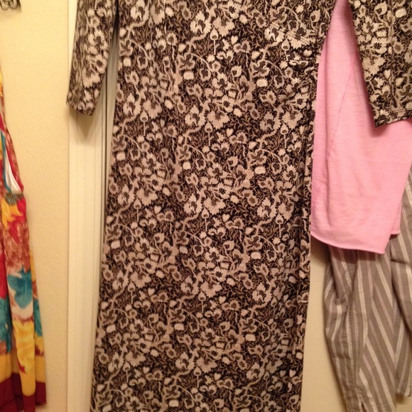 Nice Dress - Picture 4 of 4