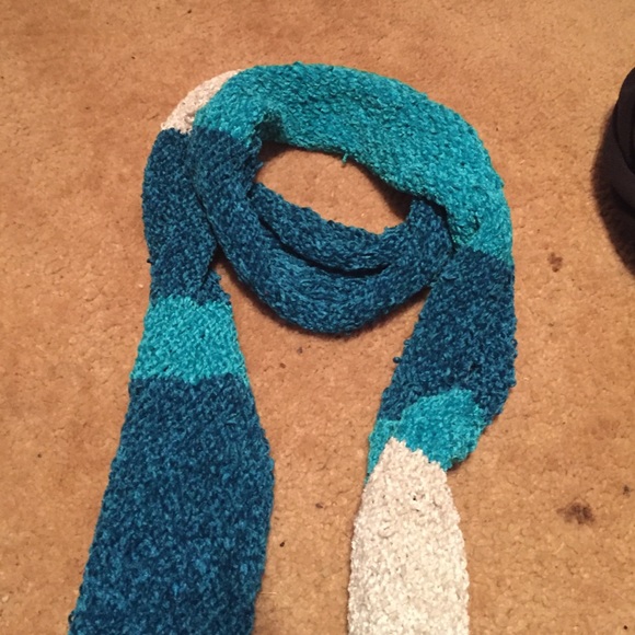 Scarf bundle - Picture 3 of 3