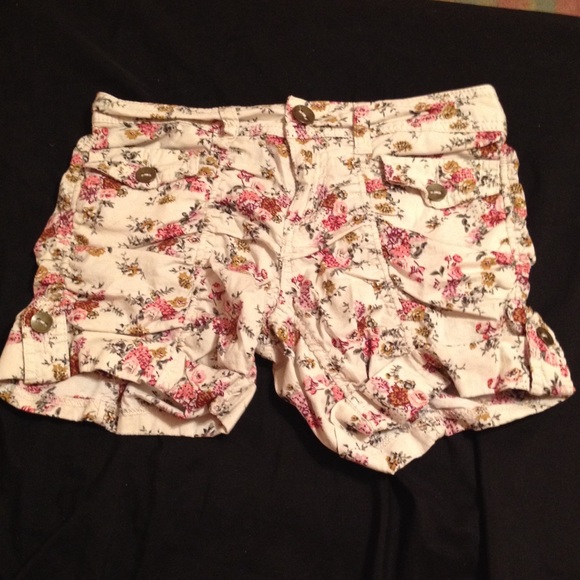 Cream and Floral Printed Shorts