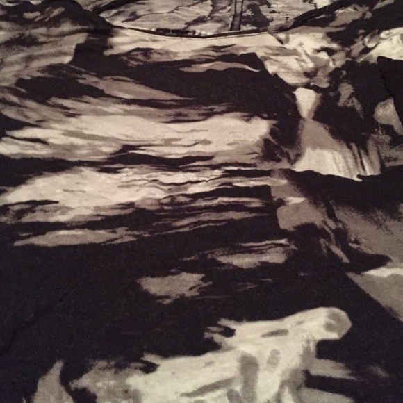 T-shirt - Picture 2 of 2