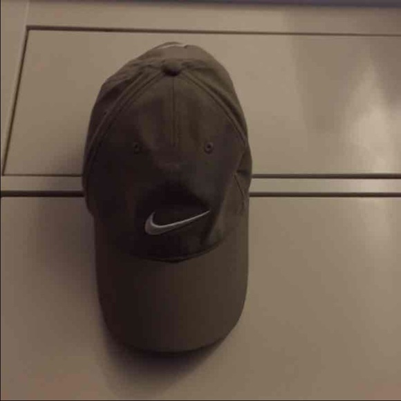 Nike golf hat