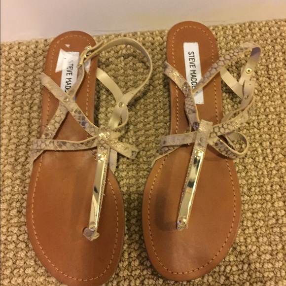 Steve Madden Shoes - Steve Madden nude-gold Flirting Sandals 9
