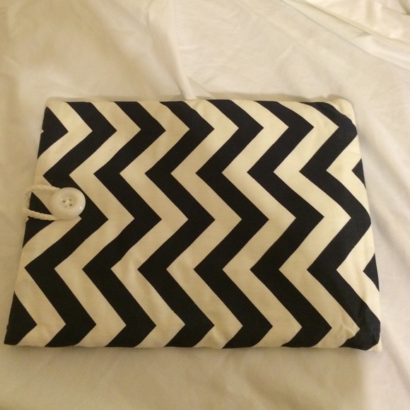 13" Chevron Laptop Case