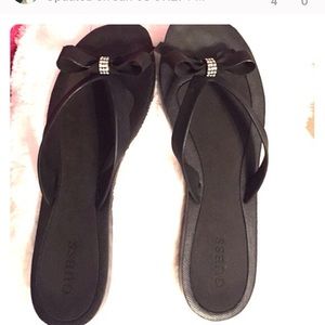Guess flip flops