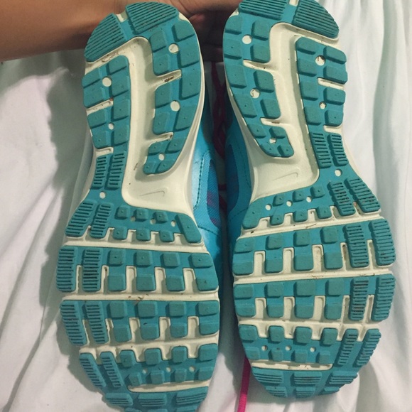 Nike Air Rentless - Picture 4 of 4