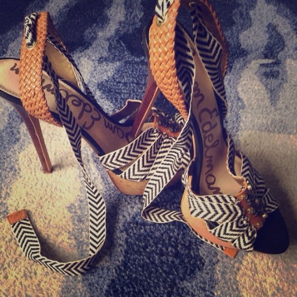 Patterned heels