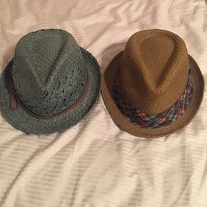 2 fedora hats