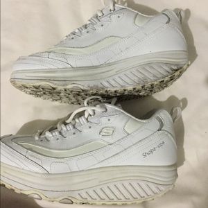 SUPER CUTE ANGEL LIFT SNEAKERS