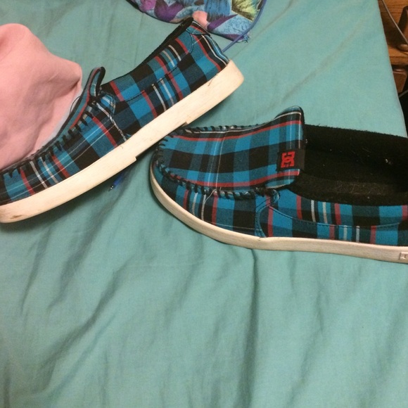 $30 DC's, size 9 - Picture 1 of 2