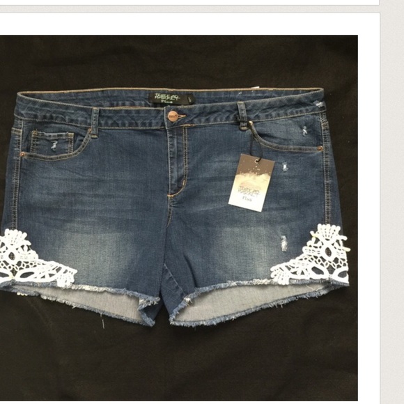 Thread Market Denim - Thread Market Crochet Trim Denim Shorts 22 New