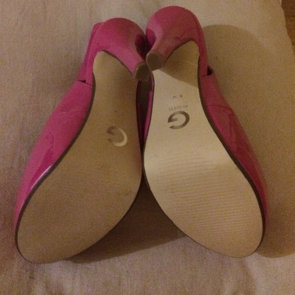 Bubble Gum Pink Guess Stilettos - Picture 2 of 3