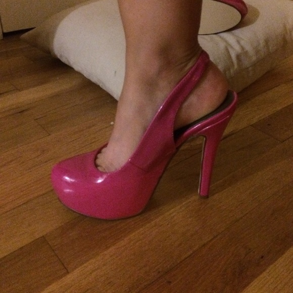 Bubble Gum Pink Guess Stilettos - Picture 3 of 3