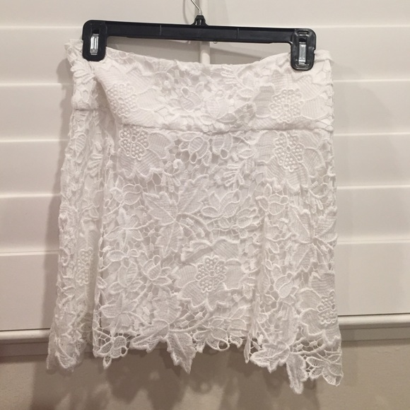 White lace skirt!