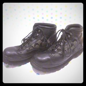 Signature Coach shoes 8M USED