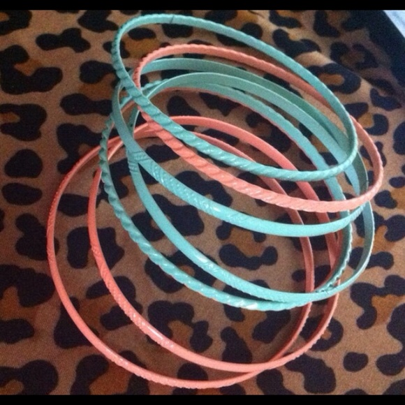 Bracelet bundle 💋 - Picture 3 of 4