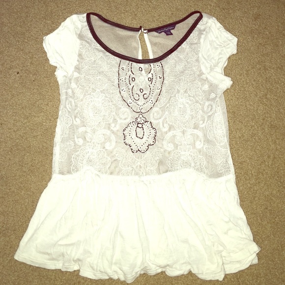Short sleeve lace top AE
