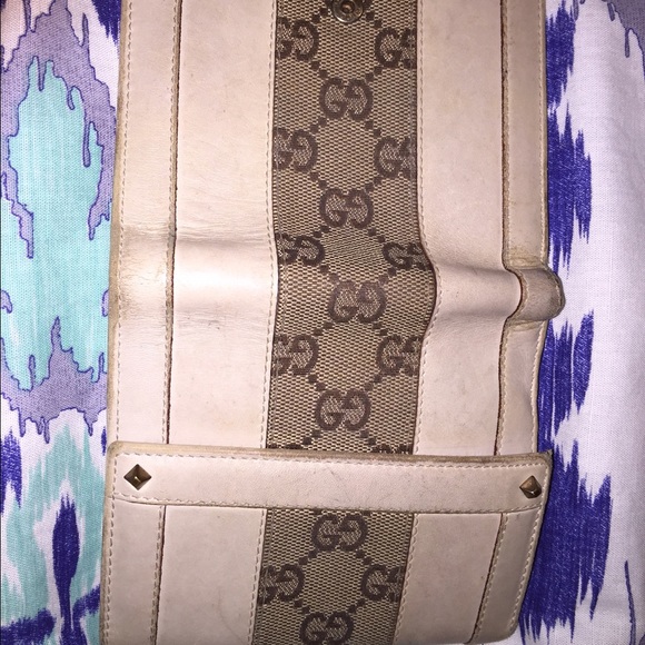 Gucci white Leather classic pattern cc and coins