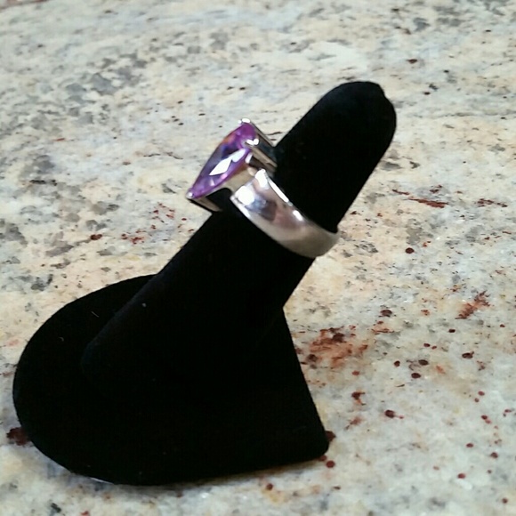 Ring - Picture 2 of 3