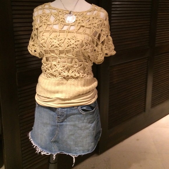 Cream-colored crochet open-knit short sleeve top