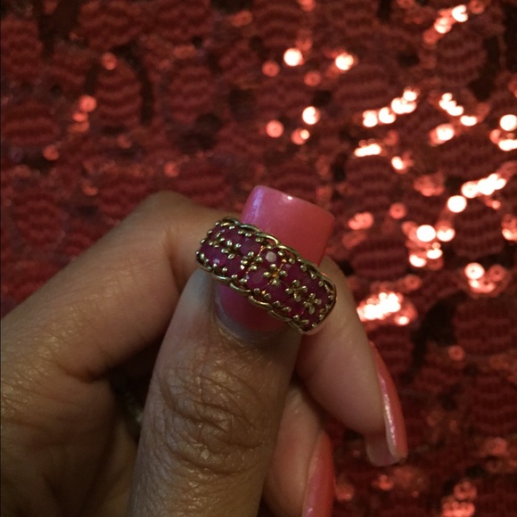 10kt solid gold ruby ring - Picture 1 of 4