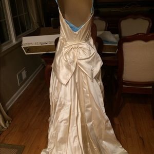 Carolina Herrera Wedding Dress Gown