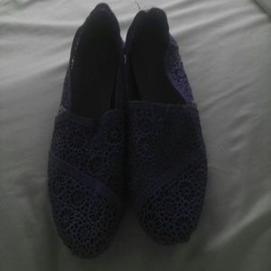 Toms lavender purple lace shoes
