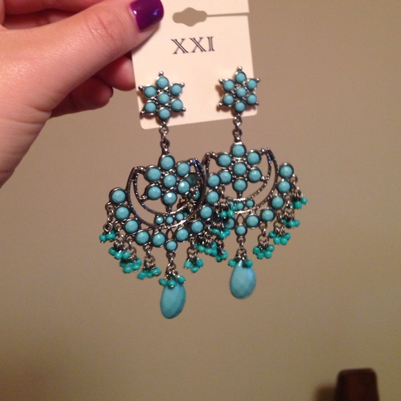 💙 Forever 21 earrings - Picture 2 of 2