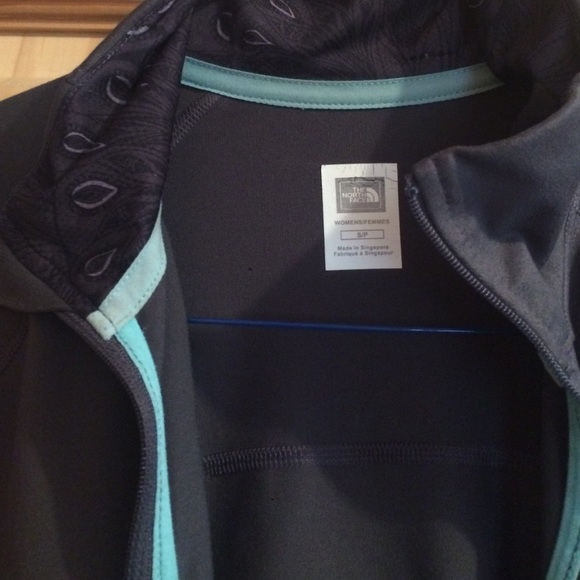 North face jacket - Picture 3 of 3